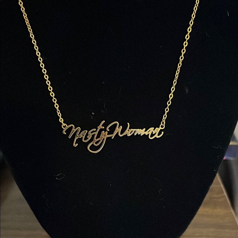 Elegant Gold Necklace Jewelry